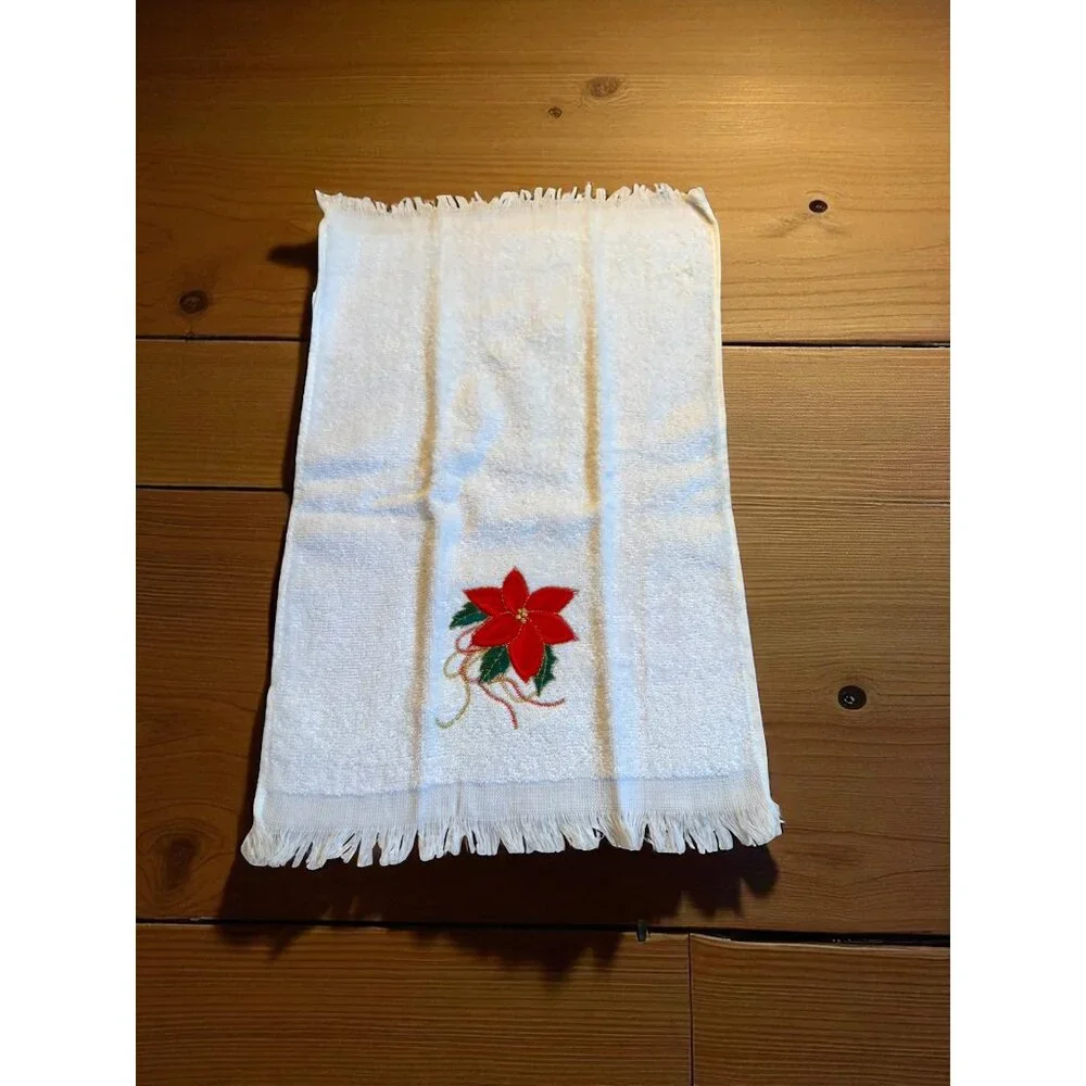2 Embroidered Christmas Poinsettia Fingertip Towels New NWOT